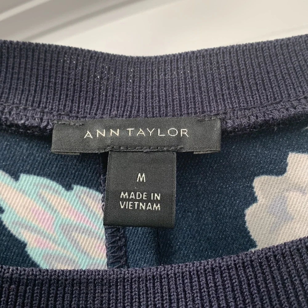 Ann Taylor Tropical Floral Top - Picture 3 of 5